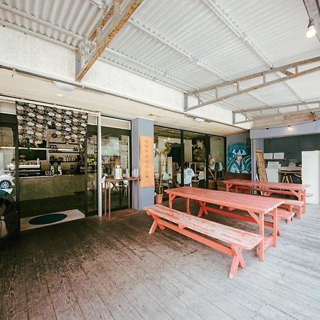 Aien Coffee & Hostel Chatan Esterno foto
