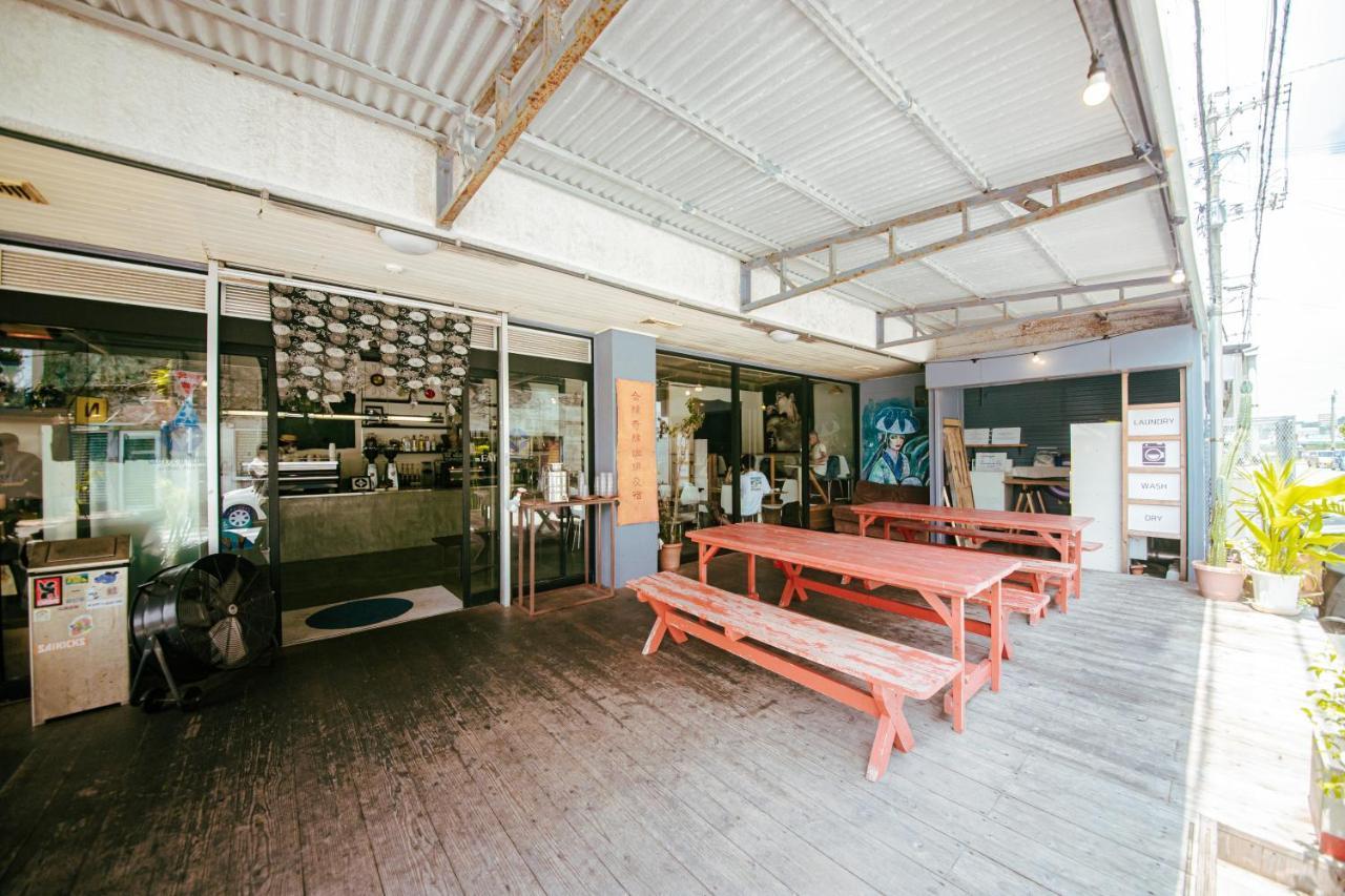 Aien Coffee & Hostel Chatan Esterno foto