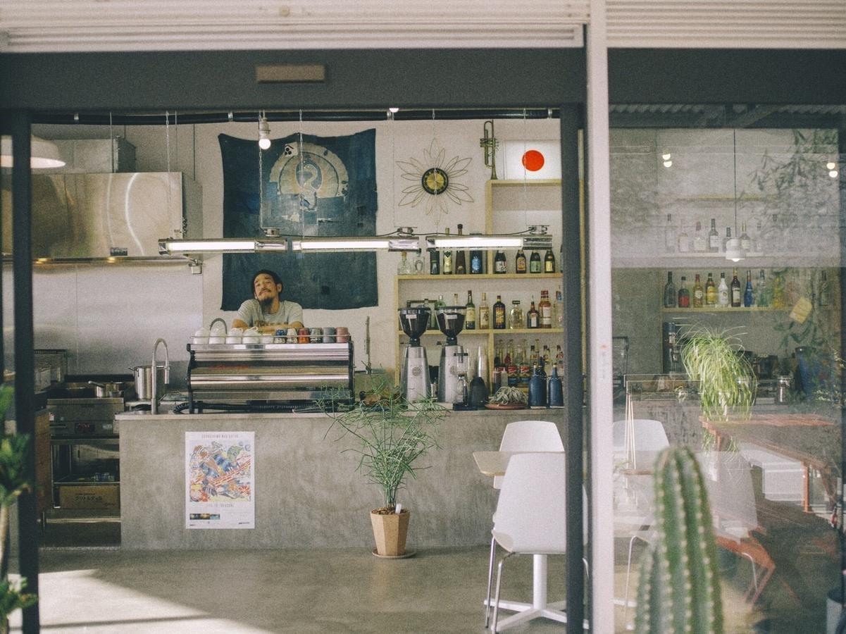Aien Coffee & Hostel Chatan Esterno foto