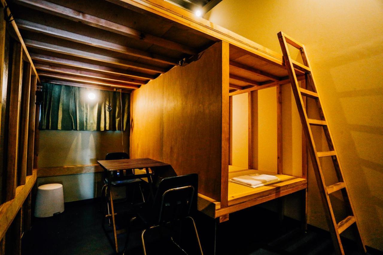 Aien Coffee & Hostel Chatan Esterno foto